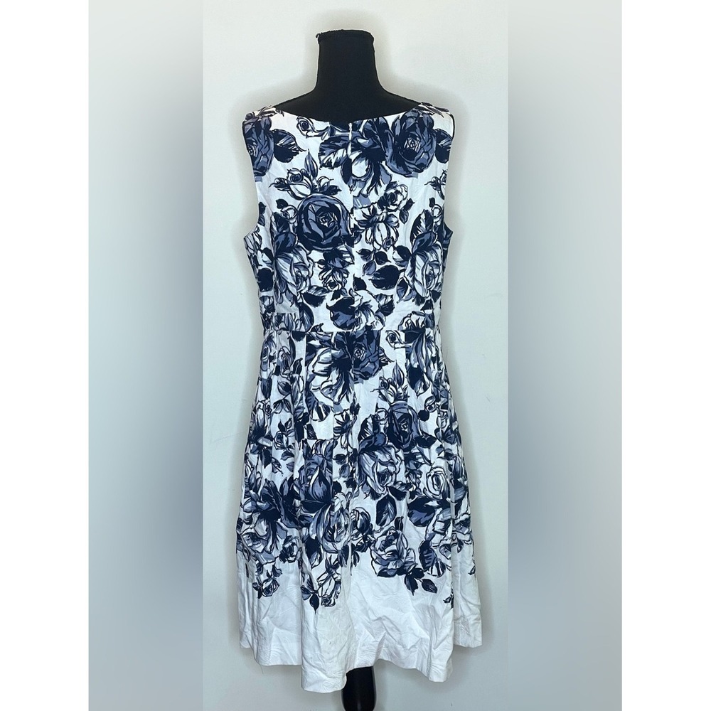 Talbots Blue White Floral Rose Fit Flare Dress Pockets 14 Sleeveless Scoop Neck - Picture 4 of 9